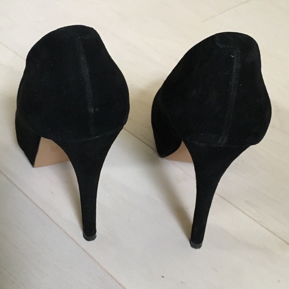 [Aldo] Black Velvet Heels - Picture 3 of 6